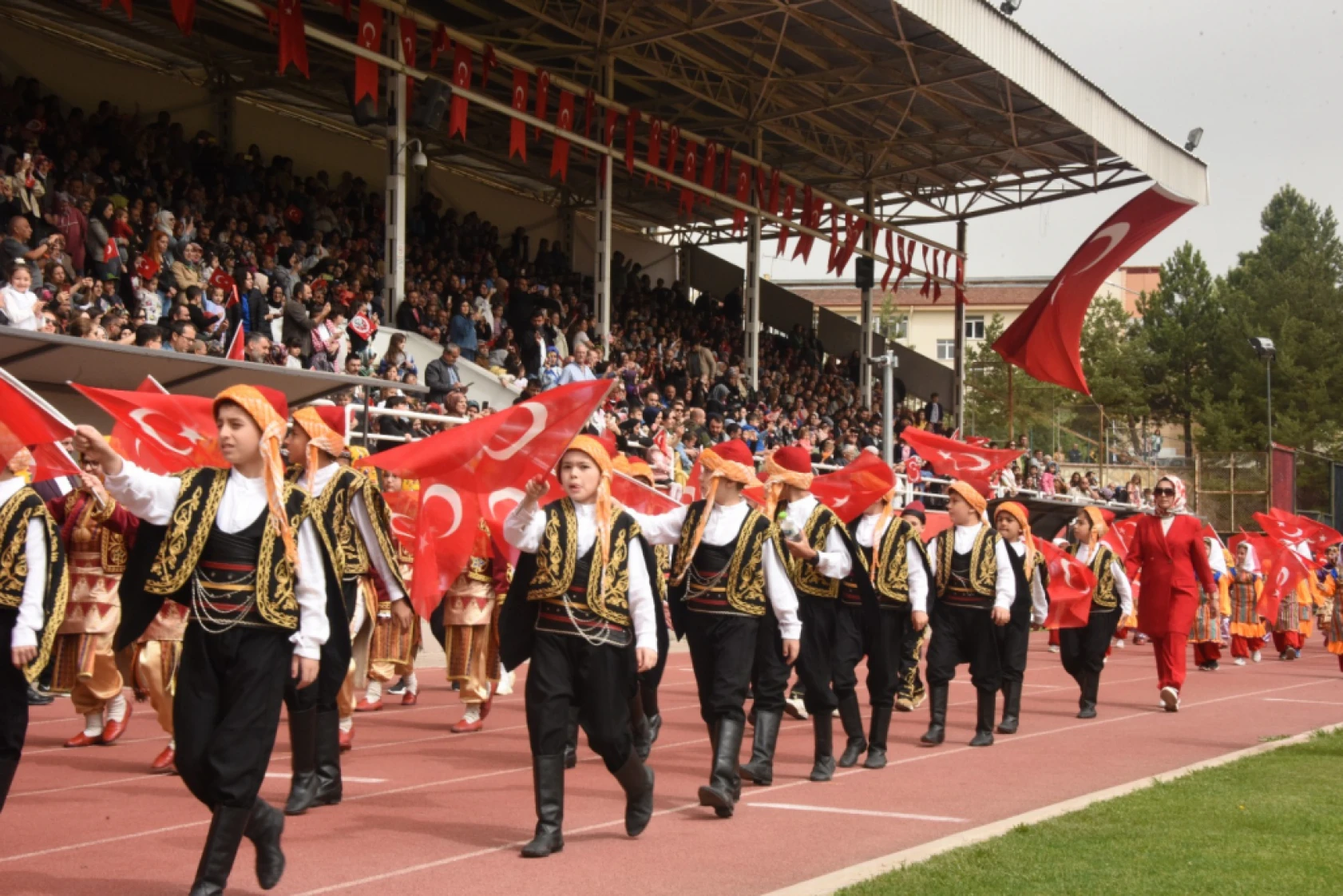 23 Nisan Coşkusu Gazi'de Doruğa Ulaştı