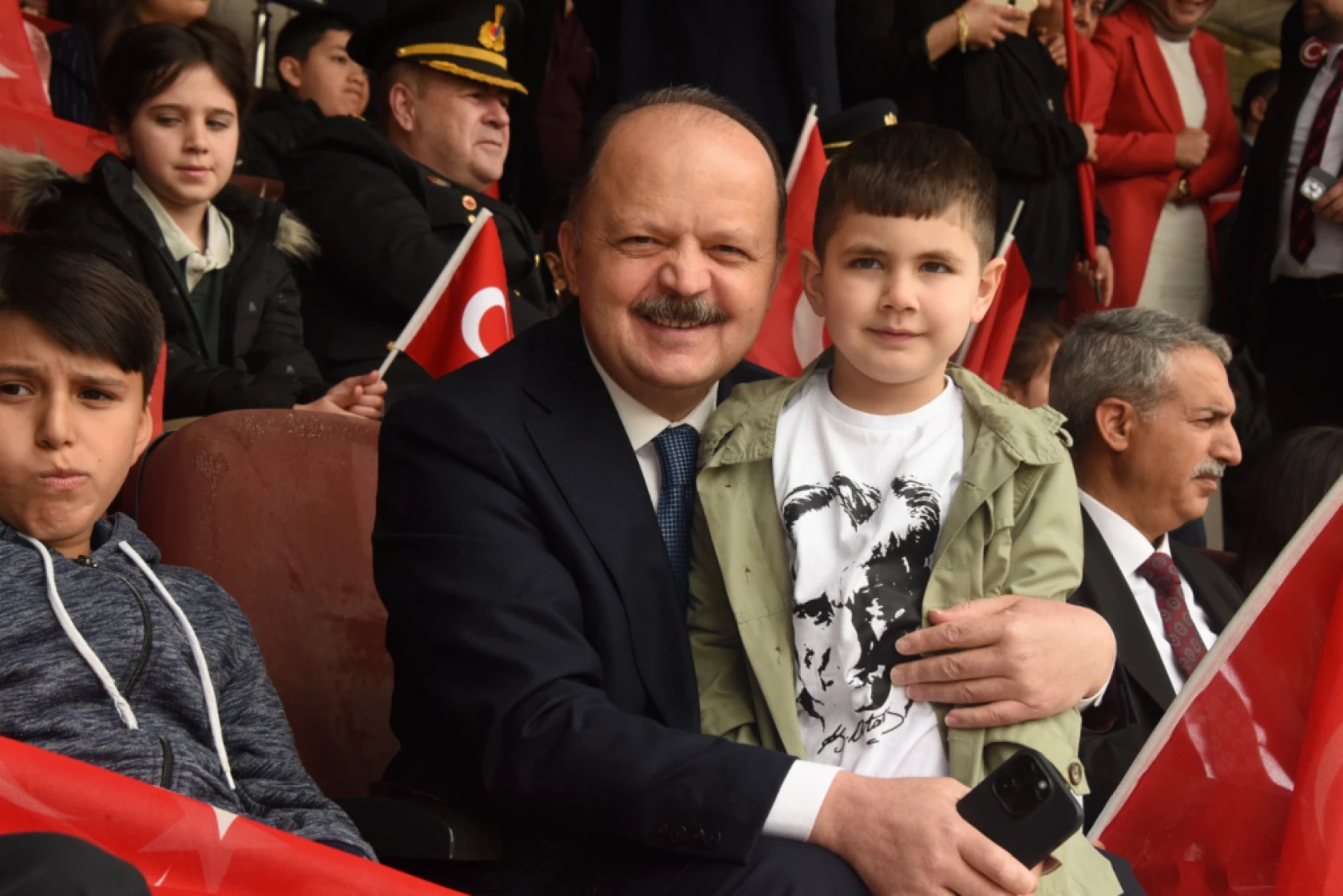 23 Nisan Coşkusu Gazi'de Doruğa Ulaştı