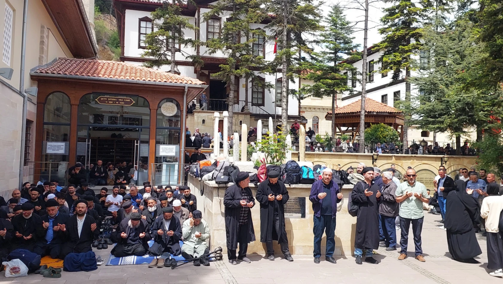 2 Bin Kişi Hz. Pir Şeyh Şaban-I Veli'yi Ziyarete Geldi