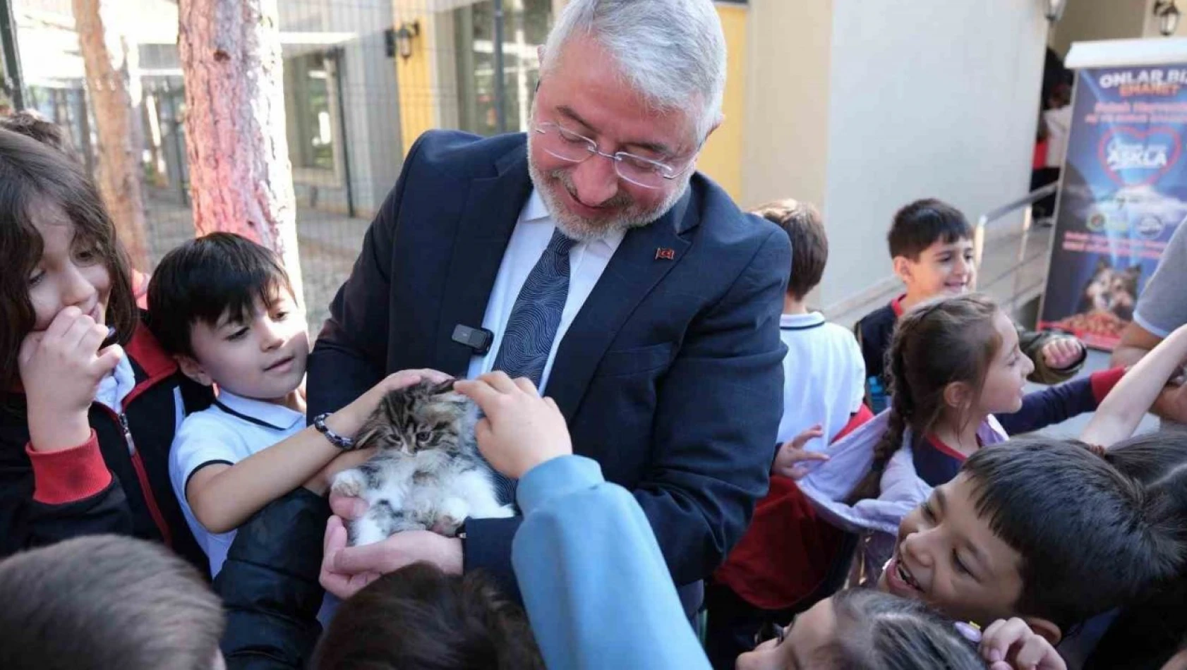 Çorum Belediyesi'nden Dünya Hayvanları Koruma Günü Etkinliği