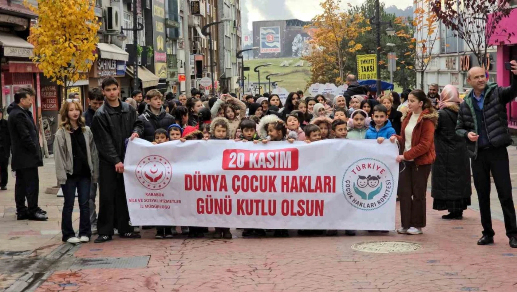 Filistinli Çocuklar Unutulmadı