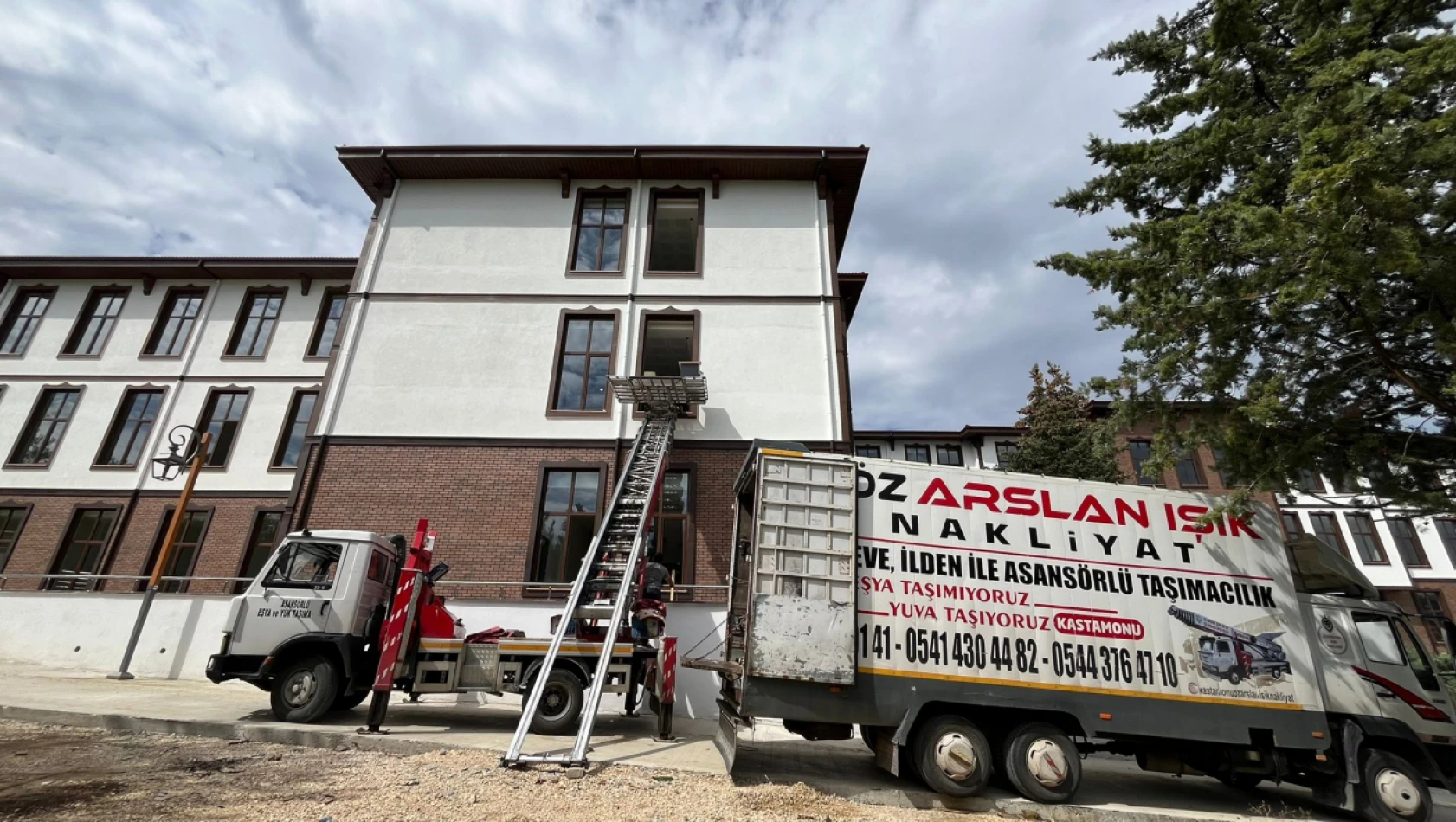 Eğitim Fakültesi Yeni Binasına Taşındı