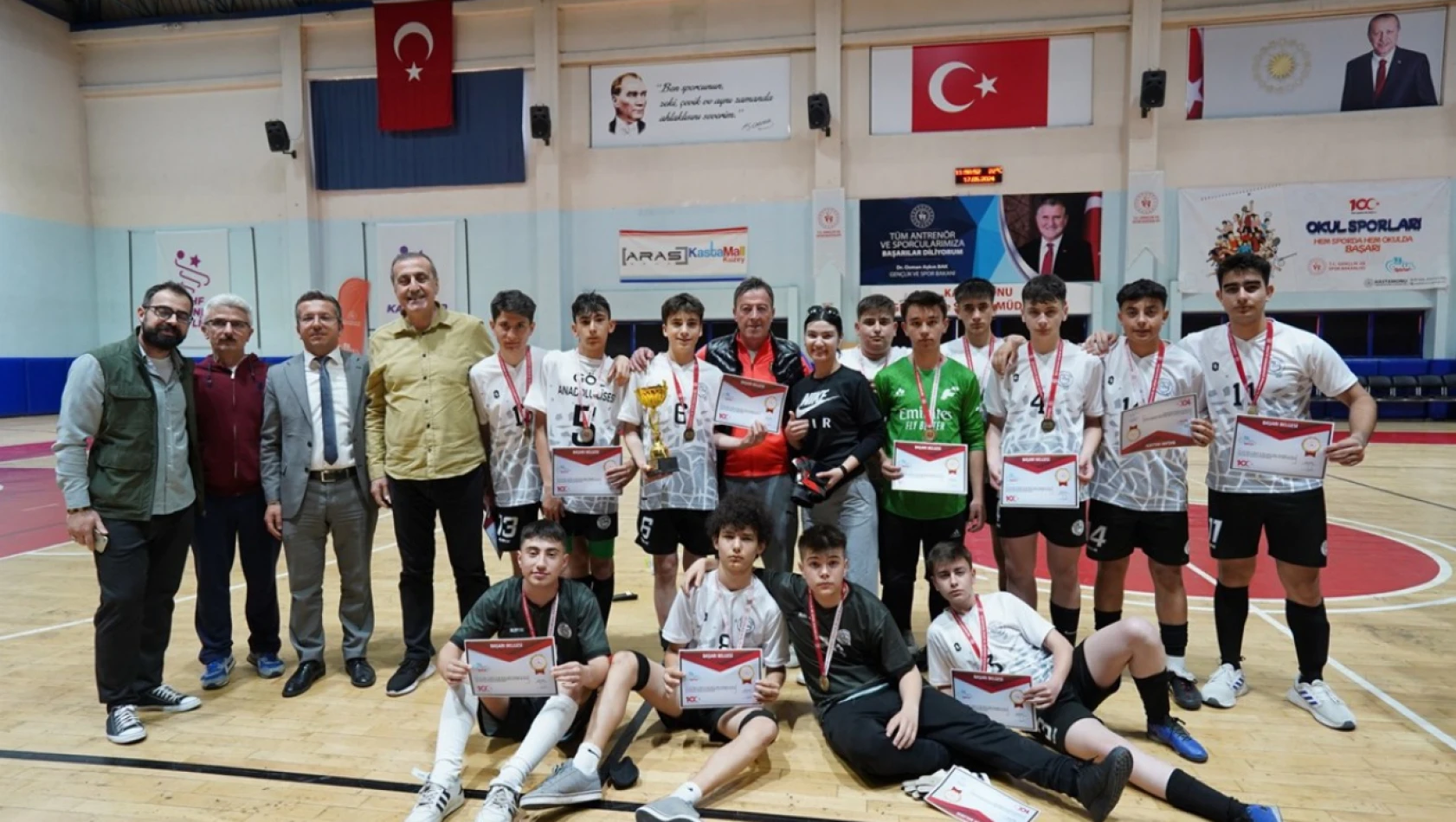 Genç-B Futsal İl Birincisi Göl Anadolu