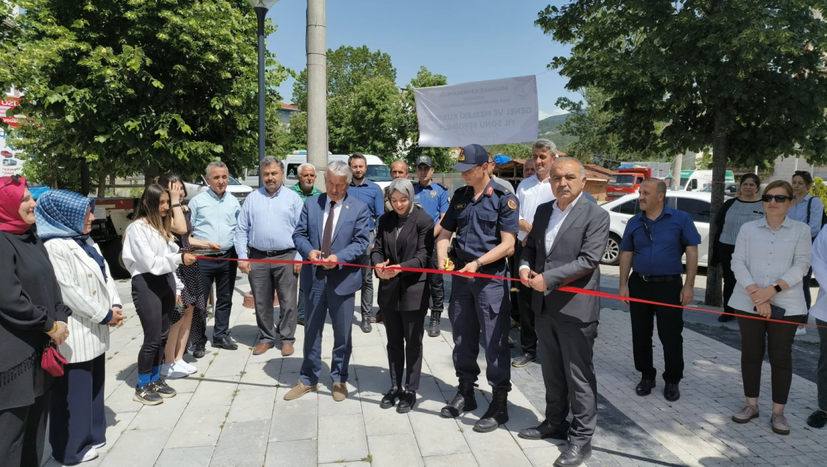 İhsangazi'de 'Hayat Boyu Öğrenme Haftası' Sergisi Açıldı