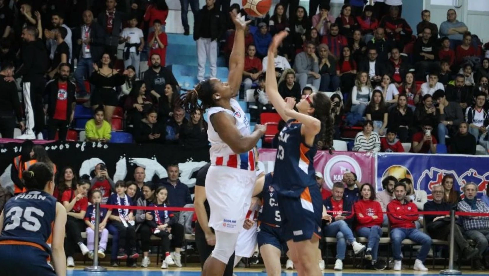 Kadınlar Basketbol Süper Ligi'ne Çıkan Takımdan Sitem