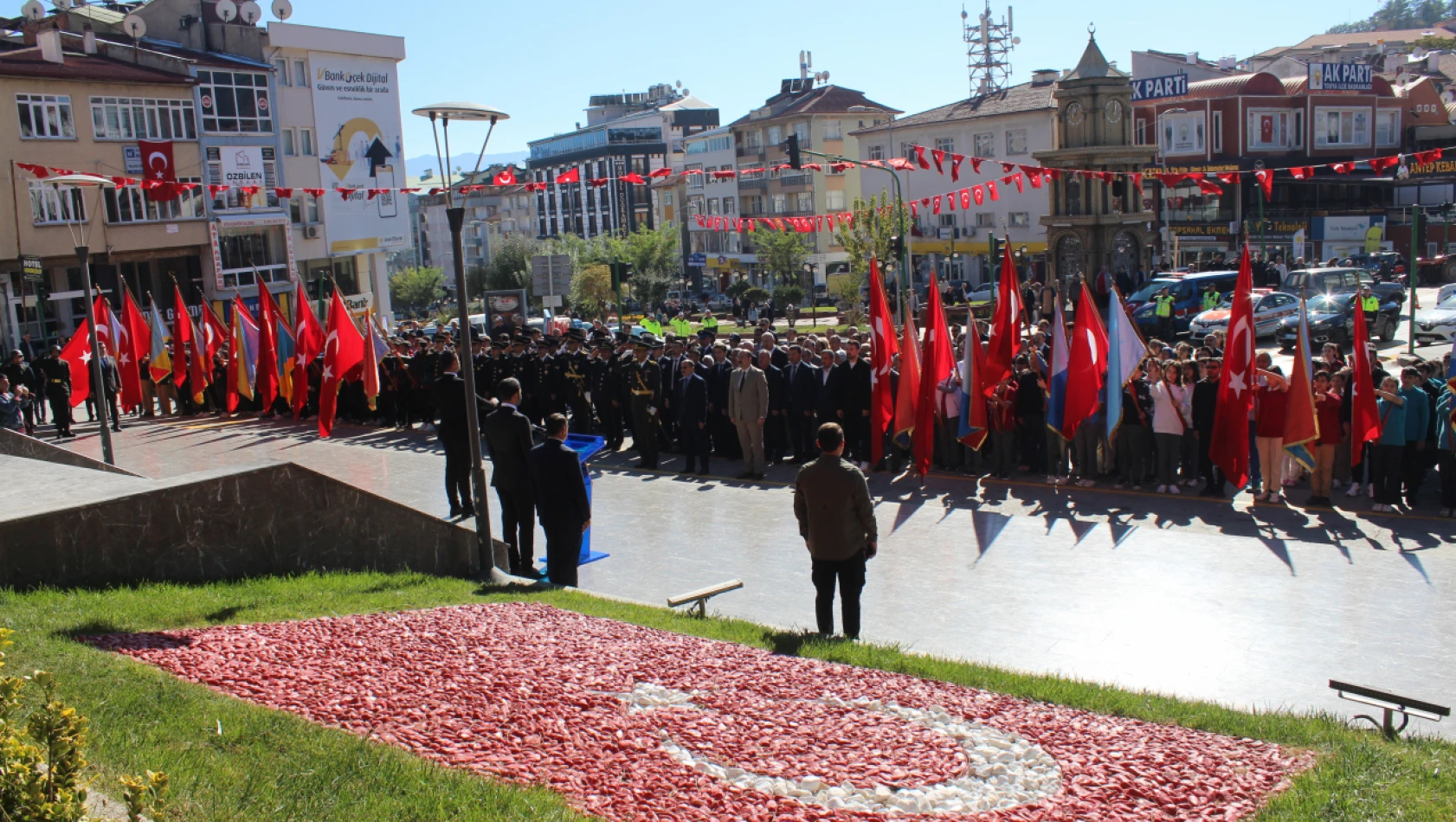 Kastamonu'nun İlçelerinde Çelenk Sunma Töreni