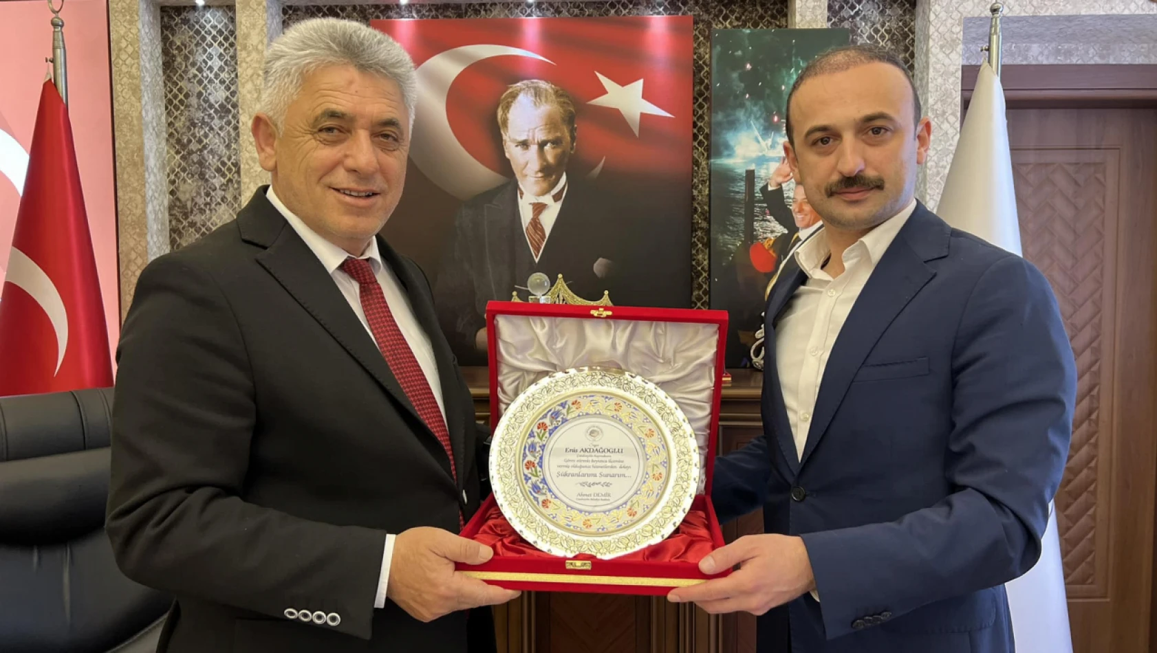 Kaymakam Akdağoğlu'dan Başkan Demir'e Veda