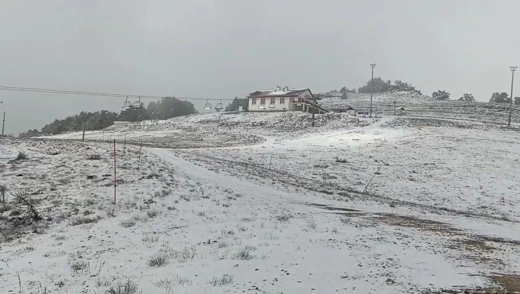 Keltepe Kayak Merkezi Beyaz Örtüyle Kaplandı