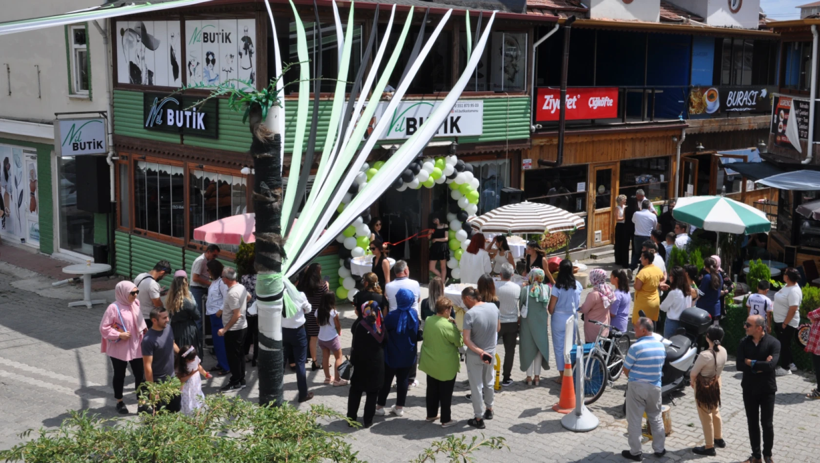 Nil Butik Bayan Giyim Mağazası Açıldı