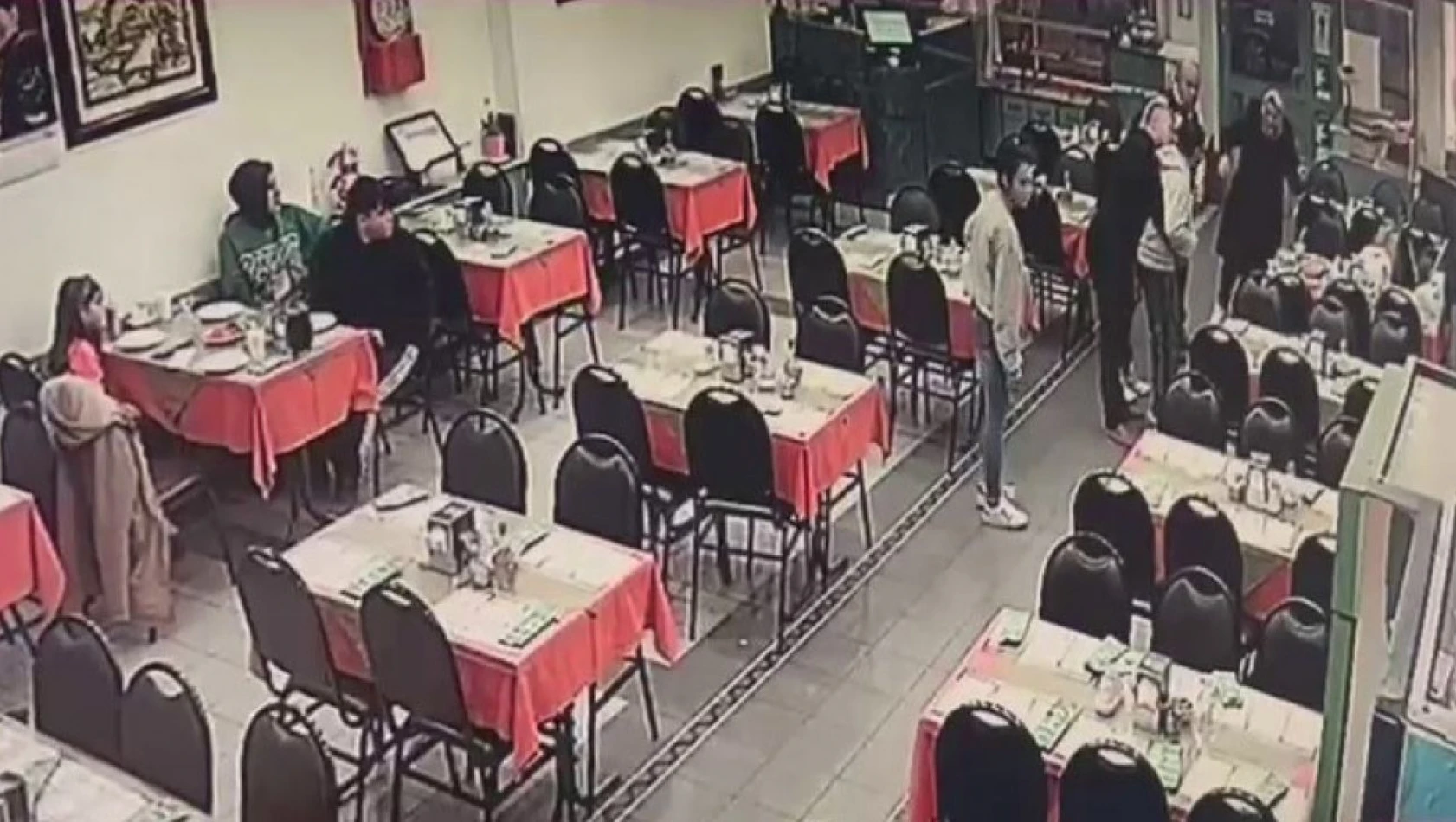 Restoran Çalışanından Hayat Kurtaran Müdahale