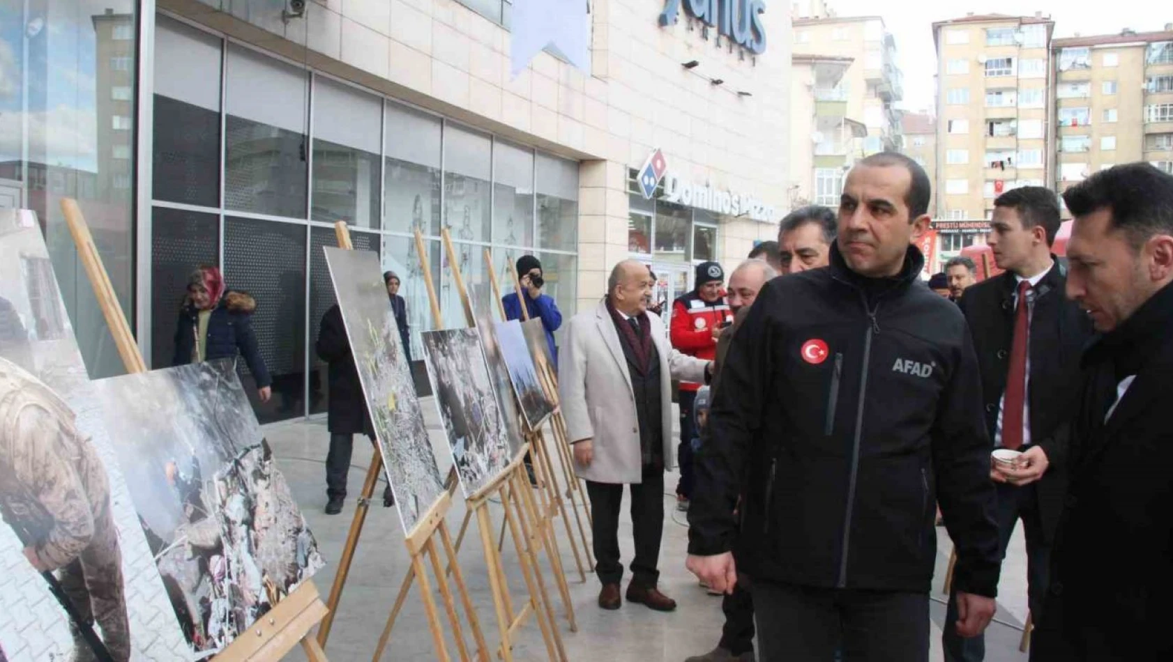 Depremin 1. Yıl Dönümü Fotoğraf Sergisiyle Anıldı