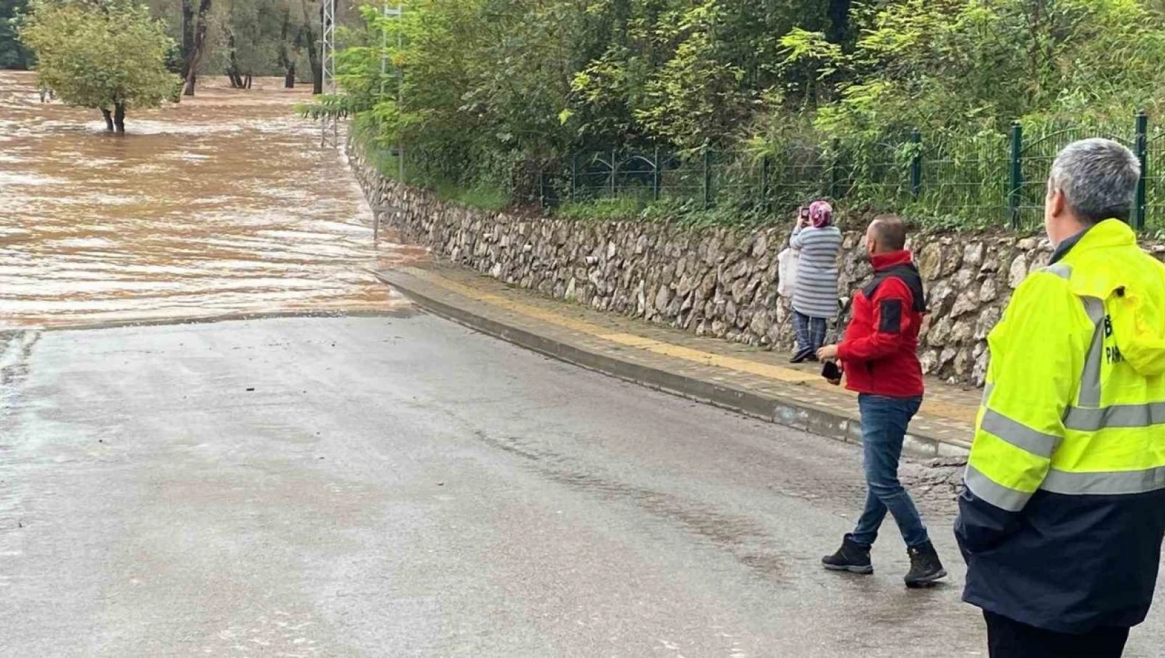 Bartın Irmağı Çamura Döndü