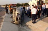 Ticari Araç Devrildi: 3 Yaralı