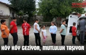 Köy Köy Geziyor, Mutluluk Taşıyor