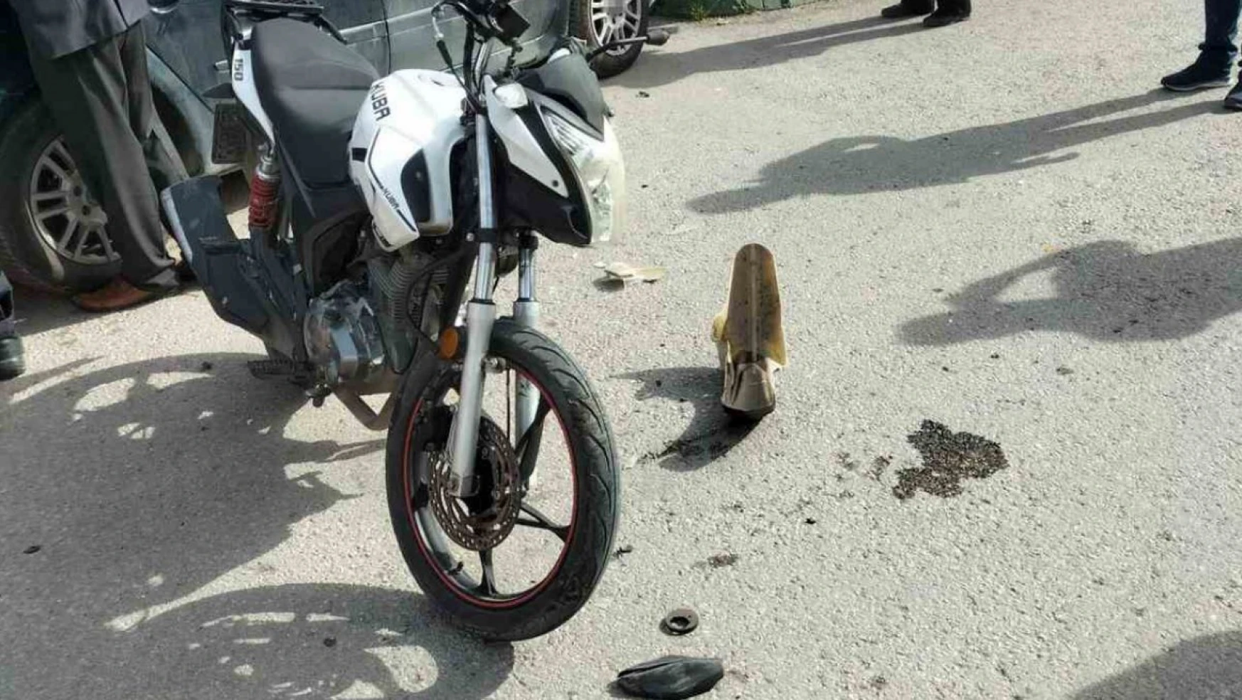 Alkollü Motosiklet Sürücüsü Otomobille Çarpıştı: 2 Yaralı