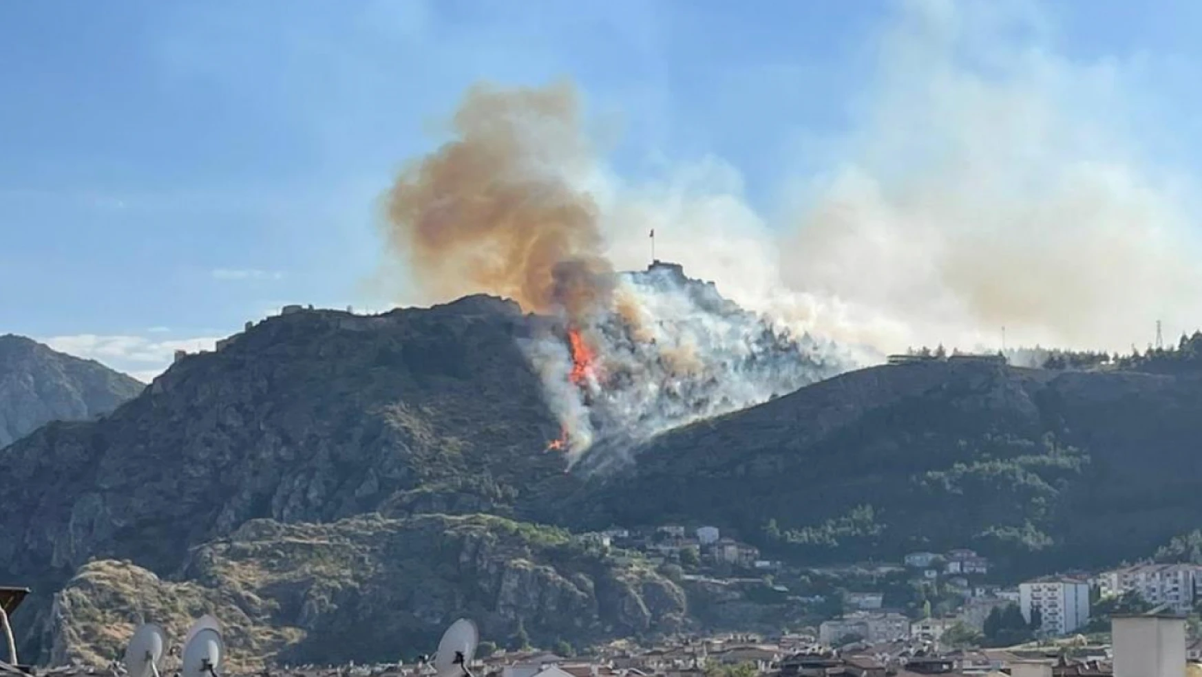 Amasya'daki yangına havadan müdahale edildi