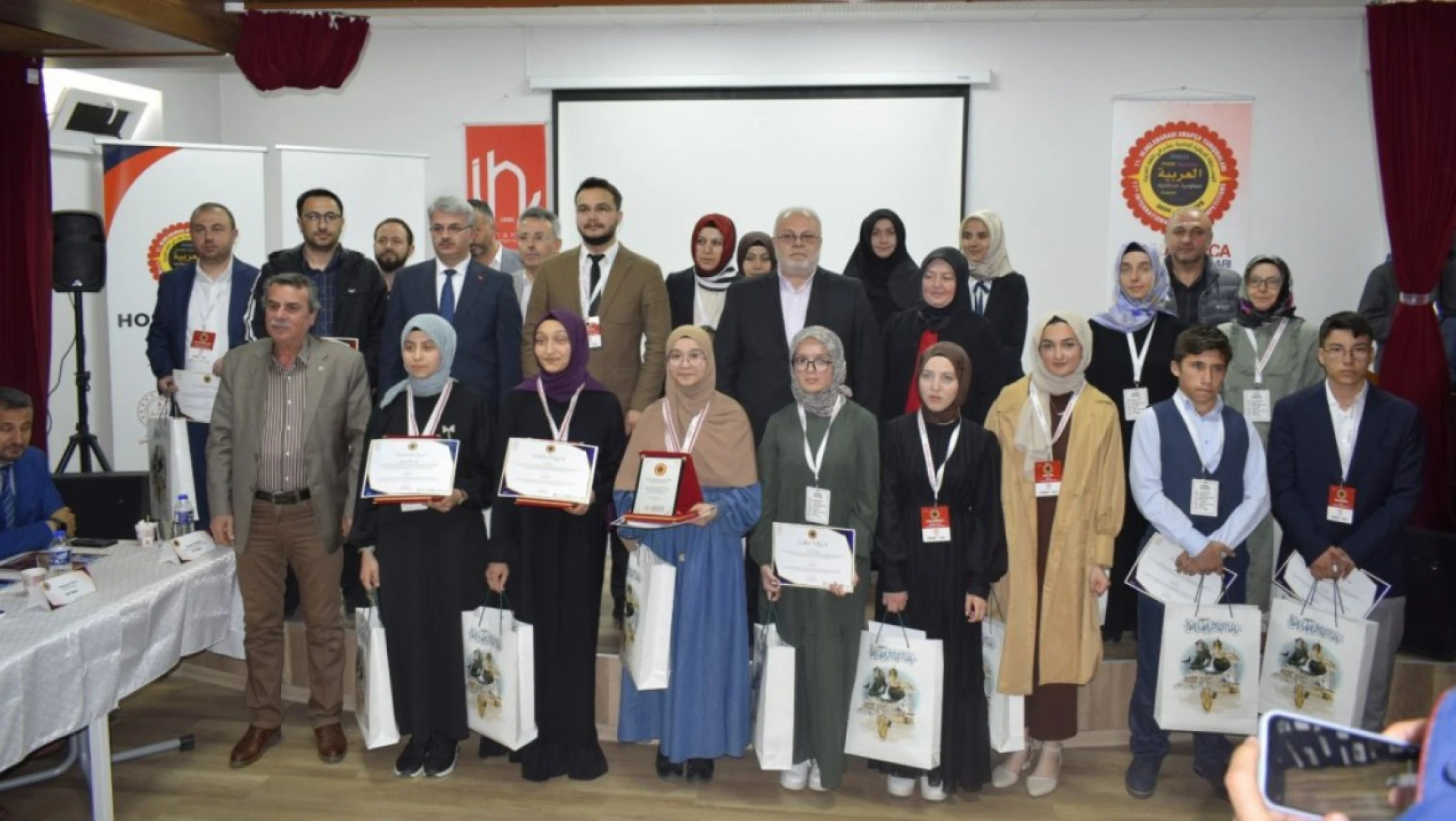 Arapça Şiir Yarışması Düzenlendi