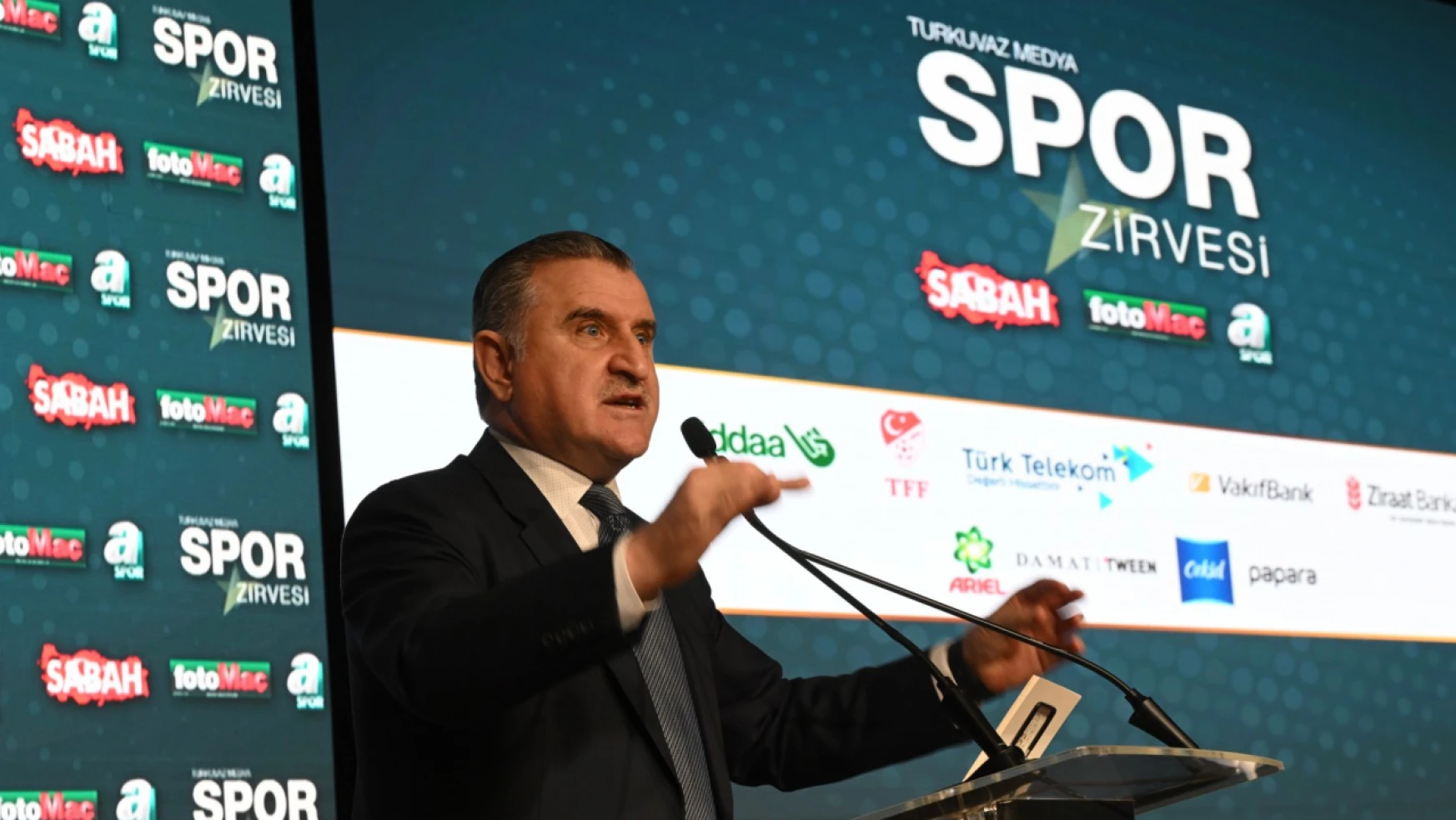 Bakan Bak '2024 Yılının Başarılı Bir Spor Yılı Olmasını Diliyorum'