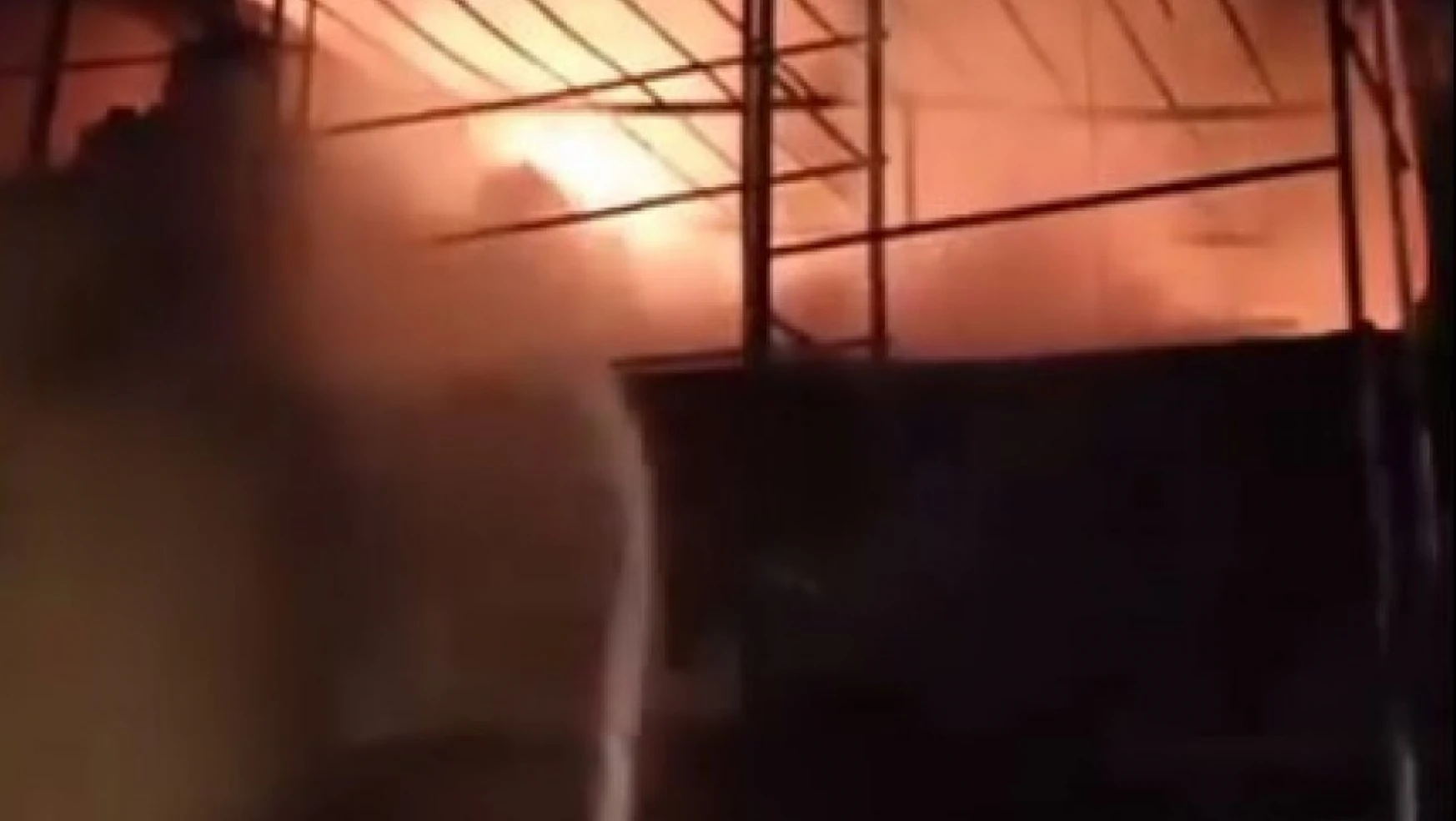 Mobilya Atölyesinde Korkutan Yangın