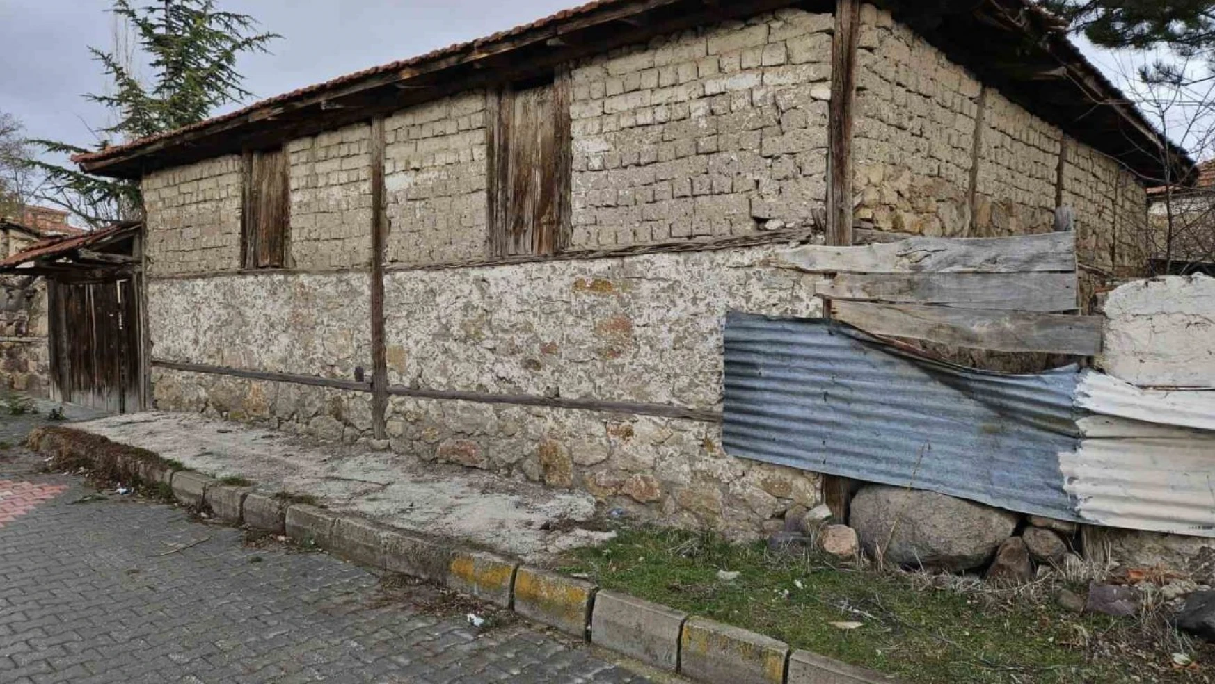 Çankırı'da Son Bir Ayda 13 Metruk Bina Yıkıldı