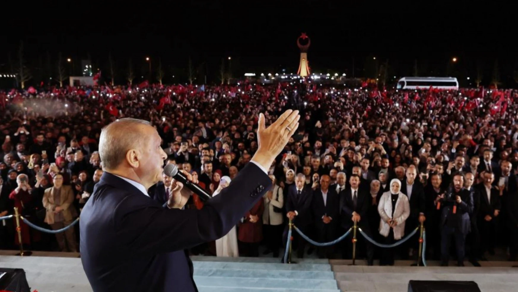 Cumhurbaşkanı Erdoğan 'Hizmet vermeye hasredeceğiz'