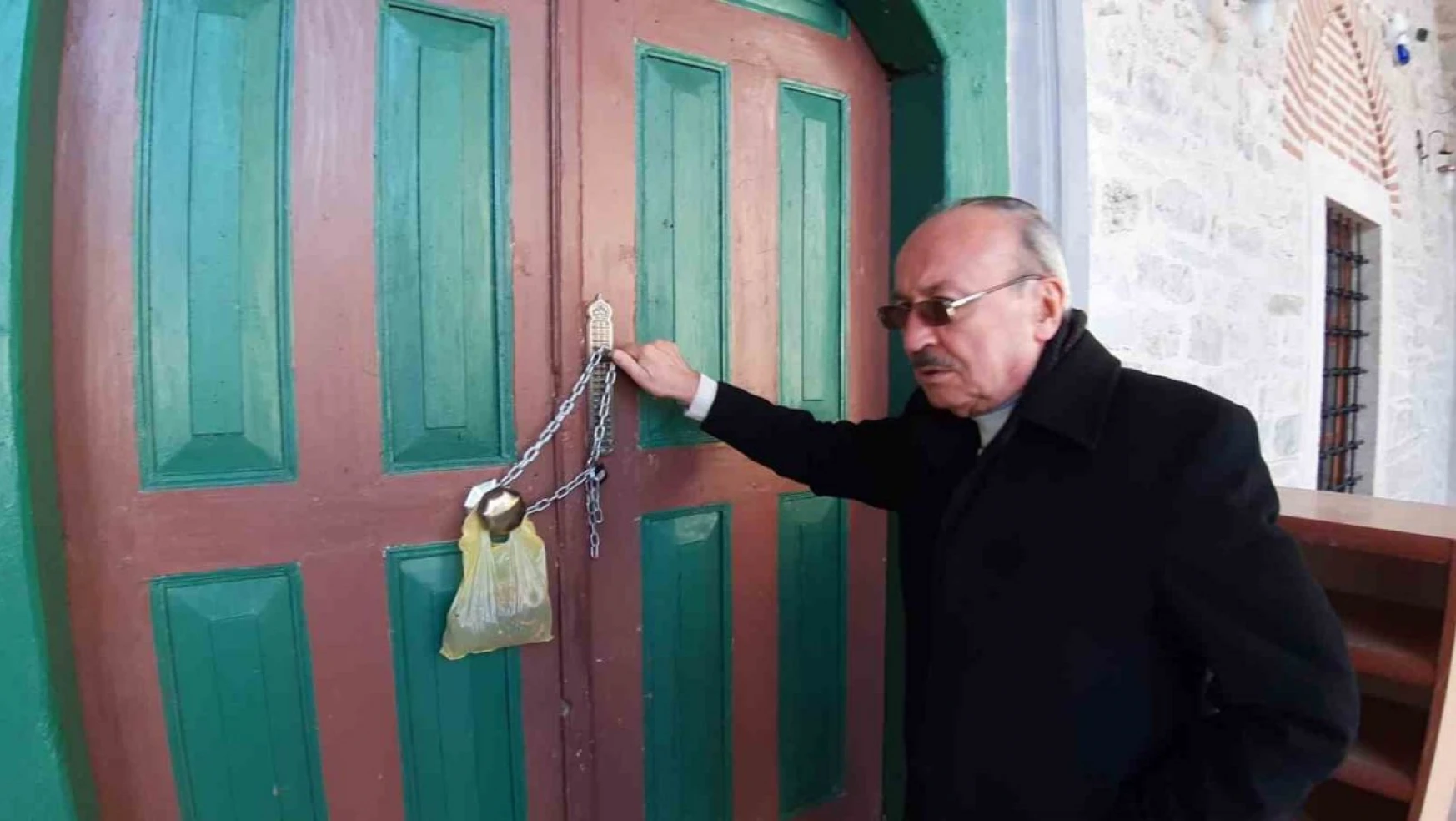 Geçen Hafta Açılan Cami Yeniden Kapandı: Namaza Gelenler Geri Döndü