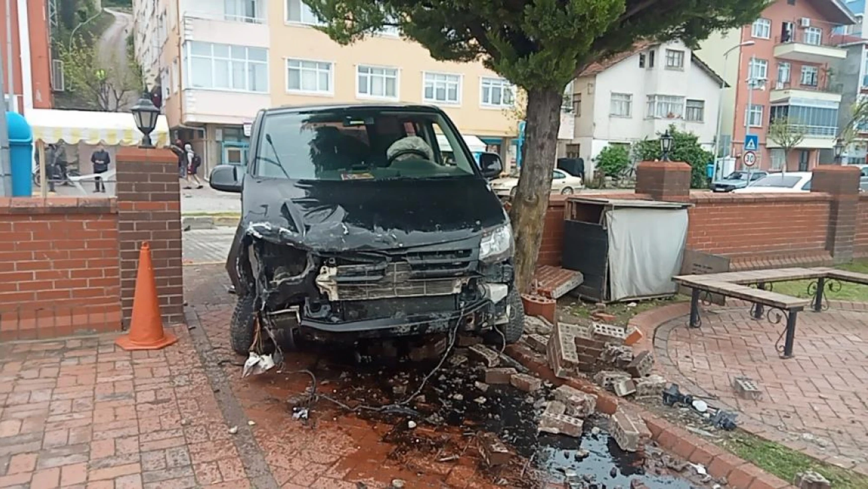 İnebolu'da araba kazası: 2 yaralı