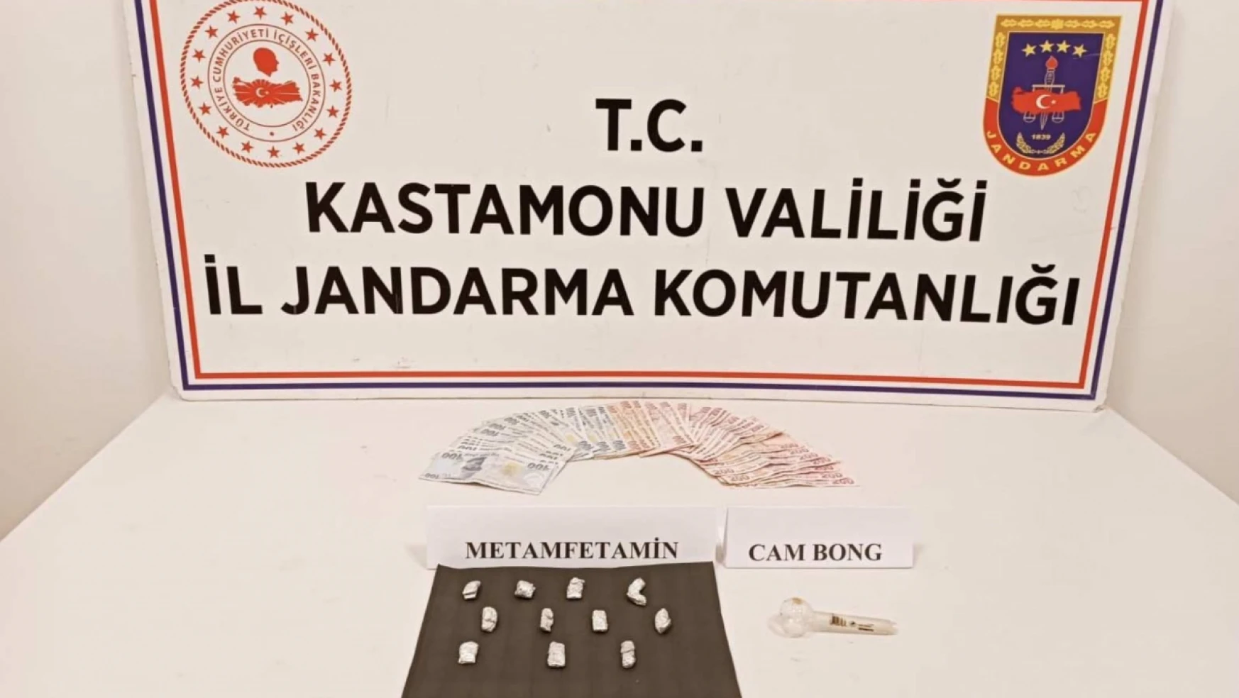 İstanbul'dan Tosya'ya uyuşturucu getiren 1 kişi yakalandı