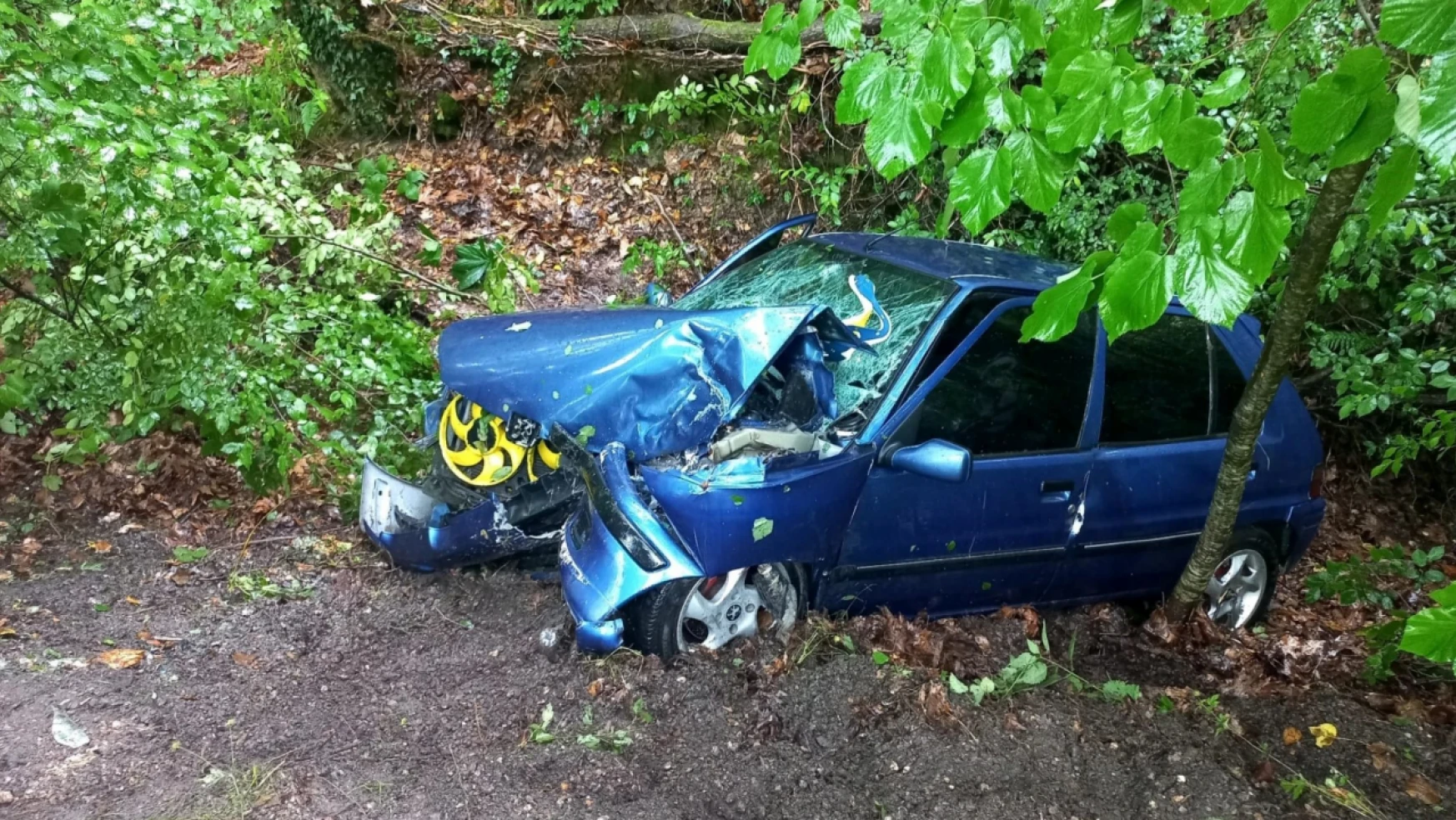 Karabük'te araba kazası: 2'si ağır 3 yaralı