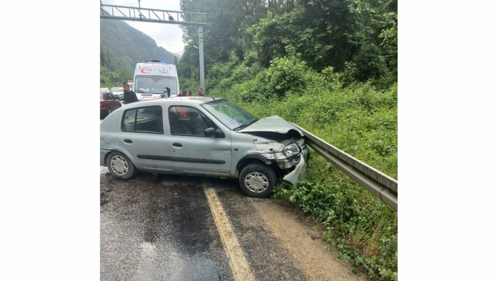 Karabük'te araba kazası: 2 yaralı