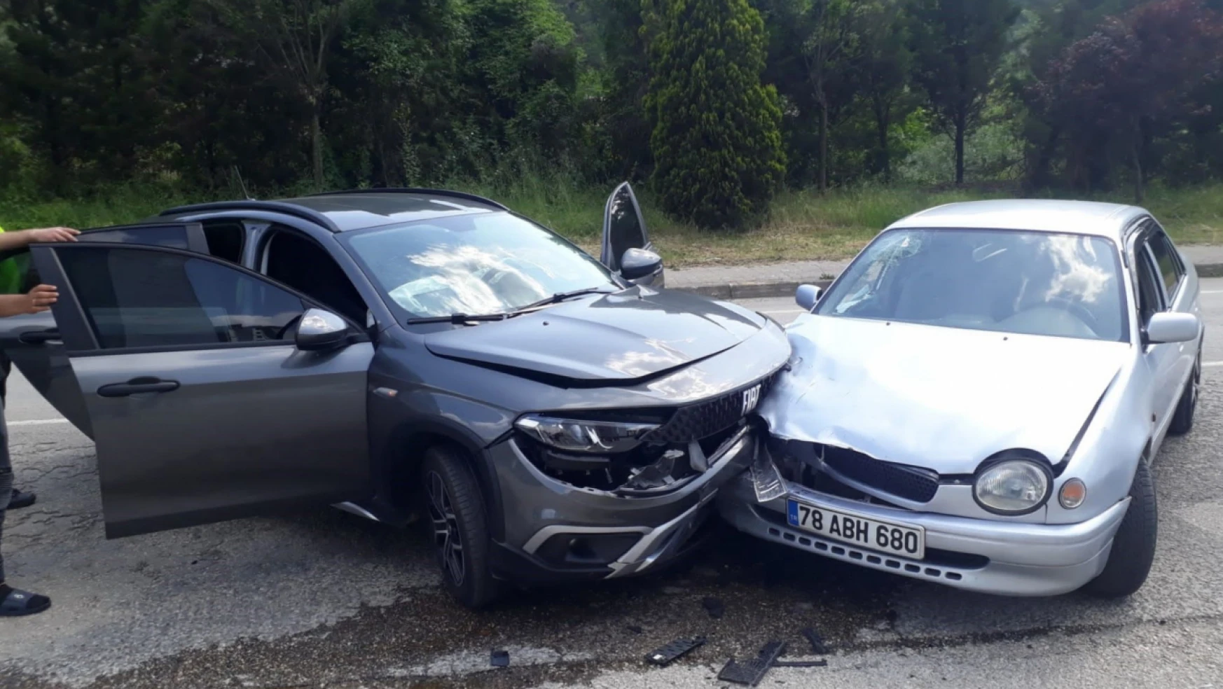Karabük'te trafik kazası: 2'si çocuk 5 yaralı