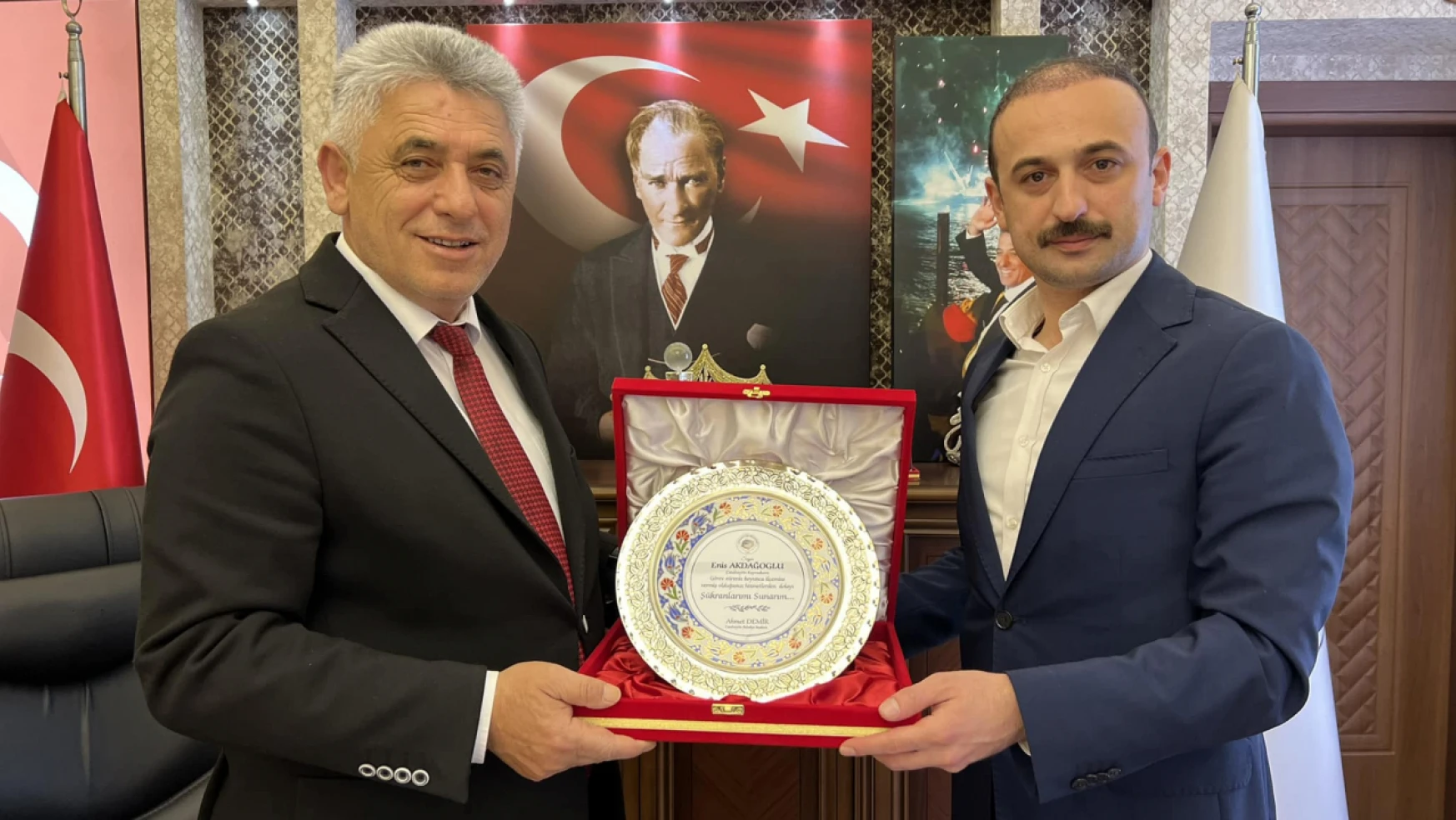 Kaymakam Akdağoğlu'dan Başkan Demir'e Veda