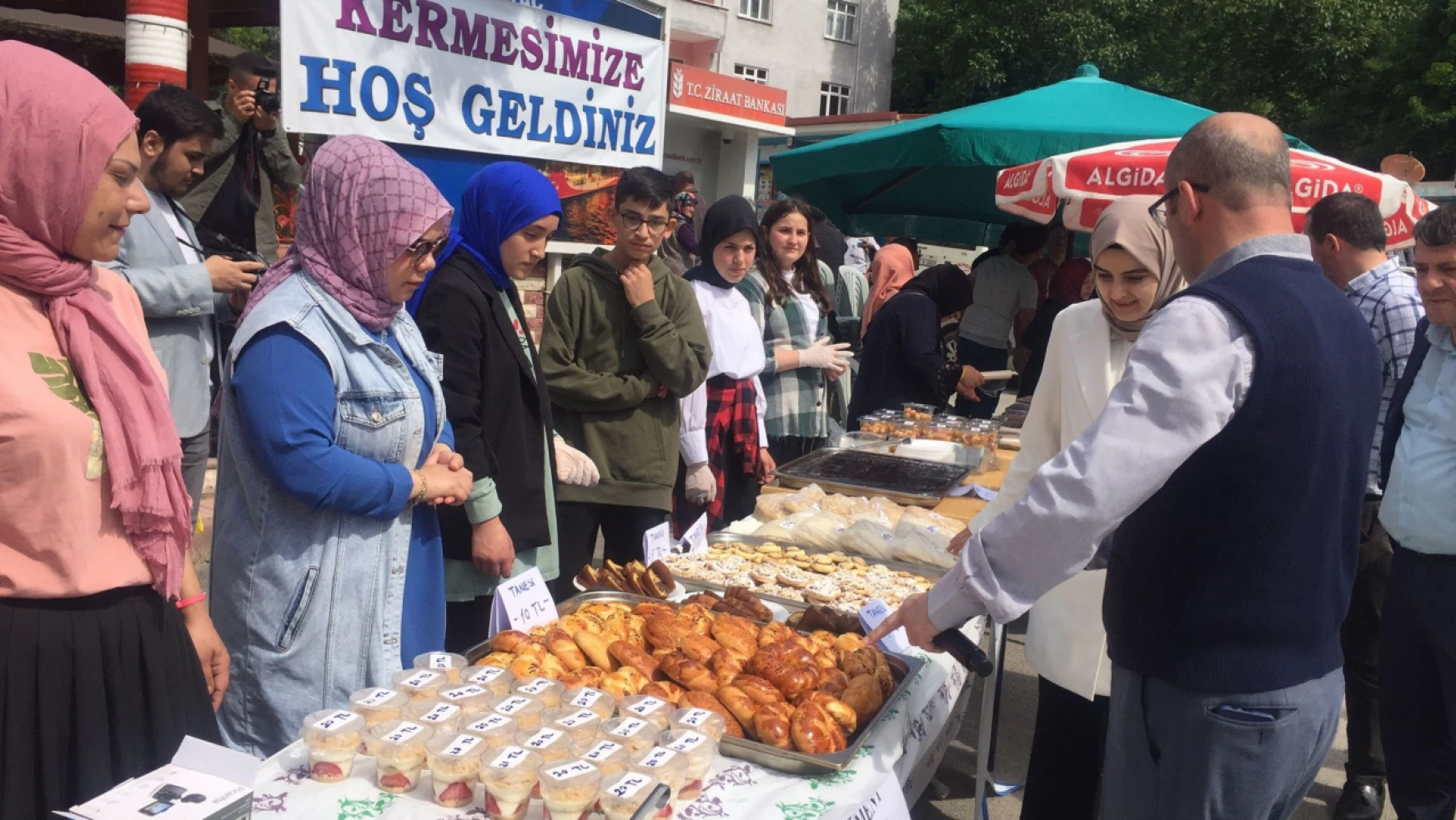 Sinop'ta depremzedeler için hayır etkinliği yapıldı