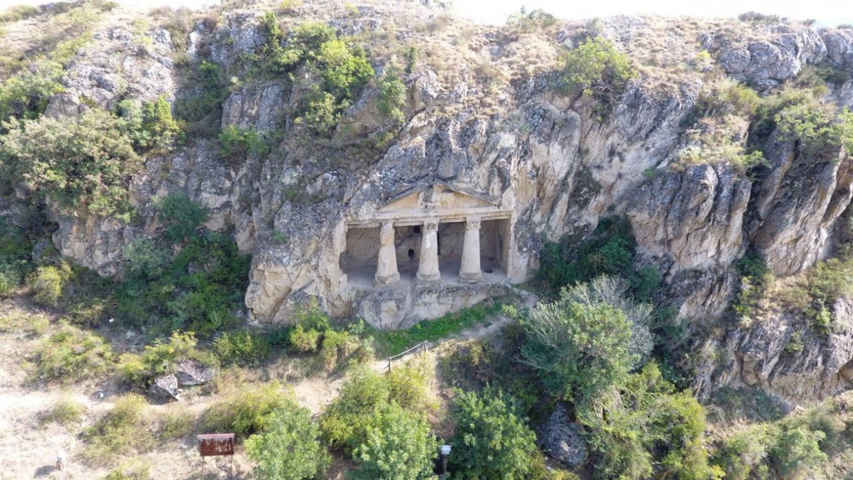 Sinop'un Saklı Tarihi Mekanı: Boyabat Kaya Mezarları