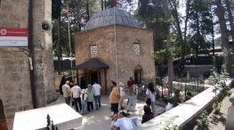 Bolu'daki Türbeye Bayramda Yoğun İlgi