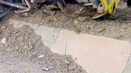 Bolu'da Lastiği Patlayan Hafriyat Kamyonu Devrildi!