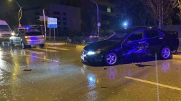 Çorum'da İki Otomobil Çarpıştı!