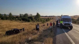 Takla Atan Otomobil Tarlaya Uçtu: 1'i Ağır 5 Yaralı