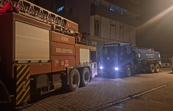 Çatı Yangını İtfaiye Tarafından Söndürüldü