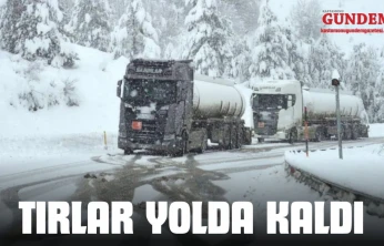 Tırlar Yolda Kaldı