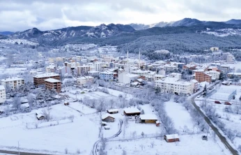 Yüksek Rakımlı İlçelerde Kar Yağışı Etkili Oldu