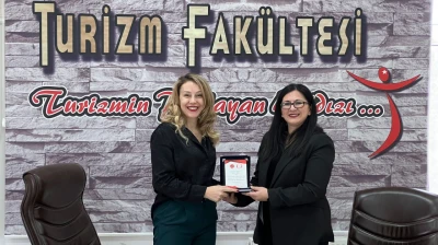 Turizm Fakültesi'nde Çakmakoğlu Arıcı'ya Veda
