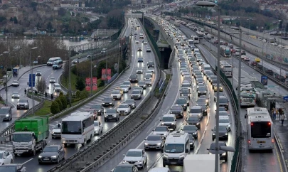 Araç Trafiği Artıyor