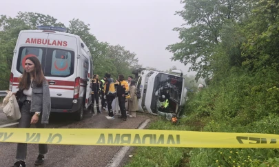 Çarpıştılar: 18 Yaralı
