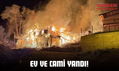 Çıkan Yangında Ev Ve Cami Kullanılamaz Hale Geldi