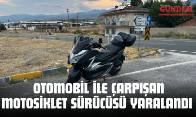D100'da Otomobil İle Çarpışan Motosiklet Sürücüsü Yaralandı