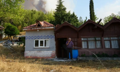 Otları Islatarak Evini Yangından Korumaya Çalıştı