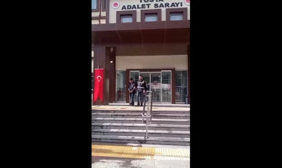 Otobüsün Bagajına Gizlendiler!