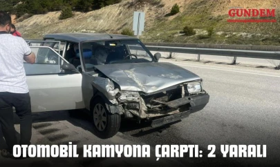 Otomobil Kamyona Çarptı: 2 Yaralı