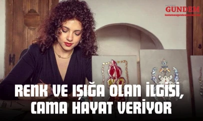 Renk Ve Işığa Olan İlgisi, Cama Hayat Veriyor